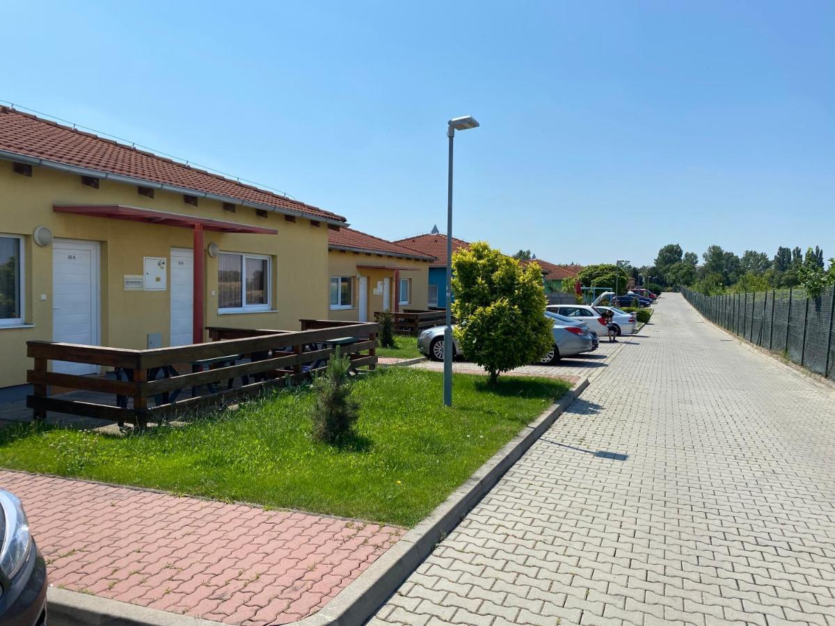Apartman Delfin Senec Esterno foto