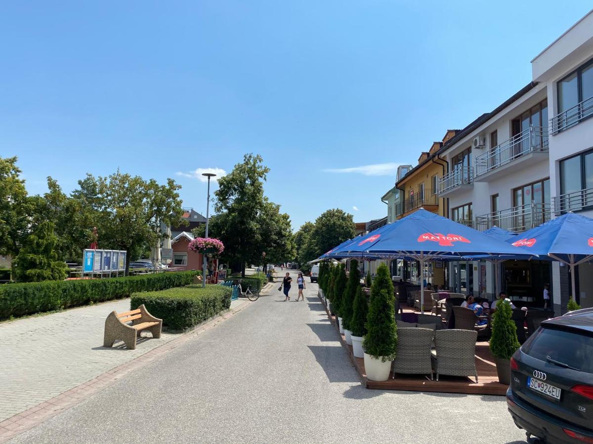 Apartman Delfin Senec Esterno foto