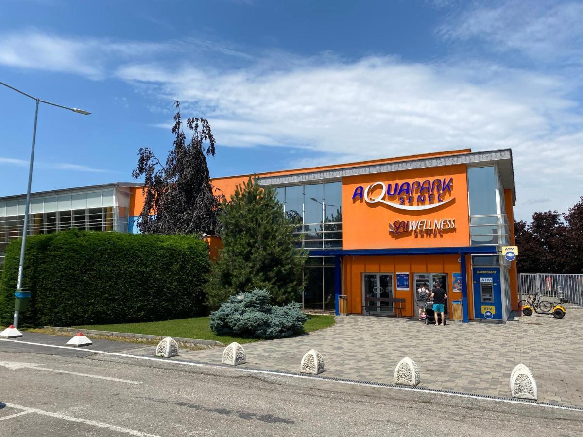 Apartman Delfin Senec Esterno foto